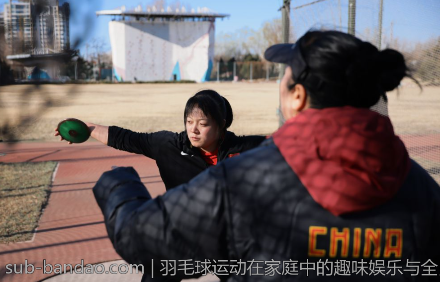 羽毛球运动在家庭中的趣味娱乐与全民健身